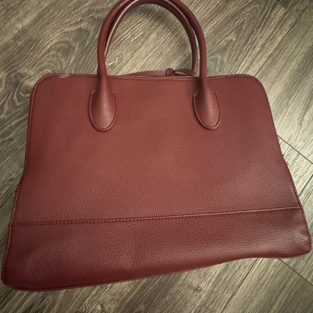 Elegant Burgundy Leather Handbag